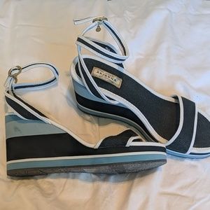 Wedge blue and white sandles